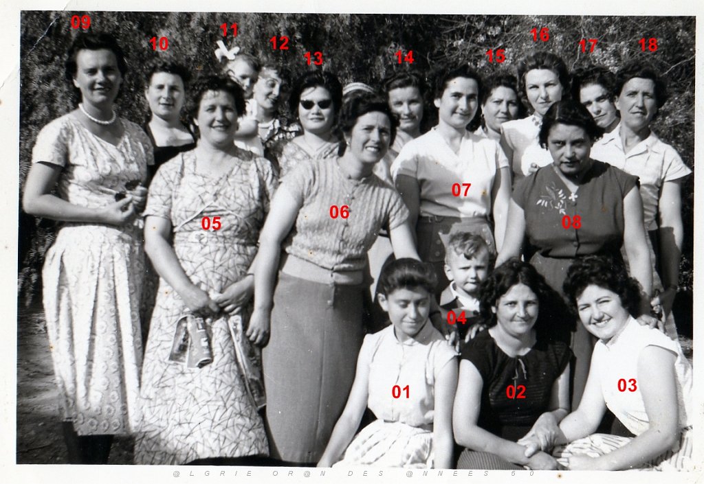 PHOTO DE FAMILLE A SIDI CHAMI.jpg